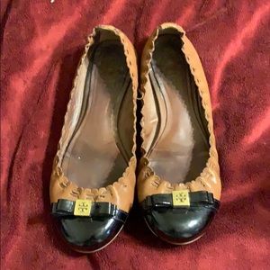 Tory Burch Romy-Landed Capra/Patent leather Flats